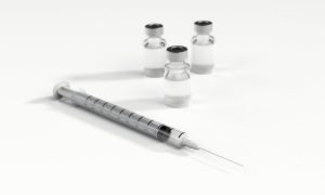 Bezpłatne szczepienia ochronne przeciwko grypie dla mieszkańców Gminy Przytyk po 60 roku życia.