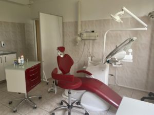 Nieczynny gabinet stomatologiczny w Ośrodku Zdrowia w Przytyku